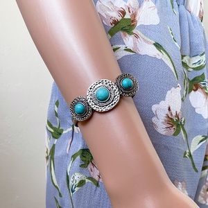 ⭐Mid West Silver Stone Boho Western Bracelet